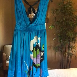 Beautiful Bebe silk floral dress with deep v neck